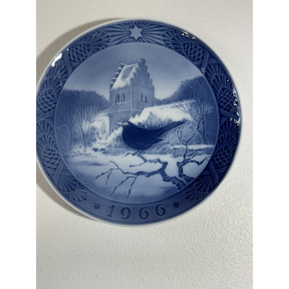 Vintage Royal Copenhagen Denmark Plate 1966 Blackbird Christmas Time KAI Lange